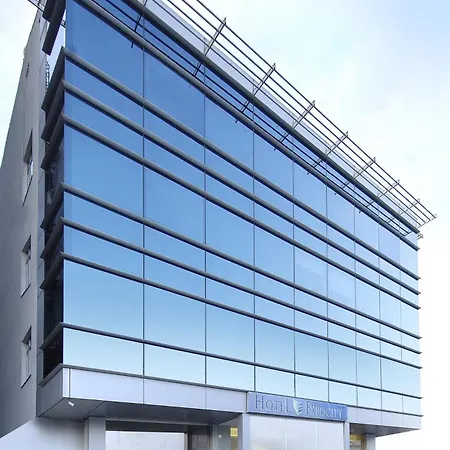 מלון Expocity 3*